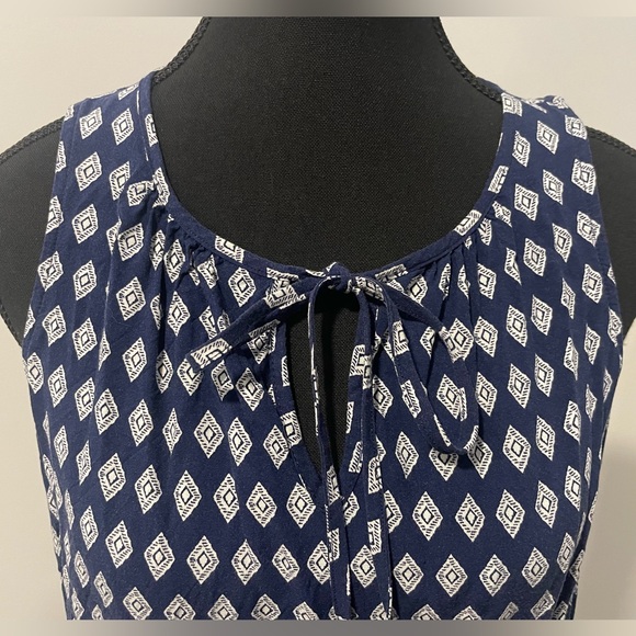 Anthropologie Pleione Navy Blue & White Tie-Front Geometric Blouse EUC - Picture 5 of 7